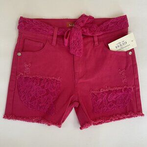 Guess Kids Girls Hot Pink Short With Lace Belt And Pockets Details size 10